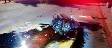 Dos adolescentes destrozaron un Mercedes Benz