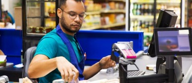 Senado aprueba reforma que obliga a empresas dar asientos a los trabajadores