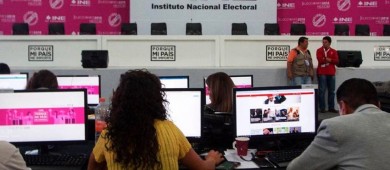 INE aprueba preguntas ciudadanas videograbadas para segundo debate presidencial