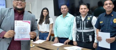 Entrega Protección Civil Municipal 17 certificaciones de terceros acreditados