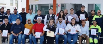 Entrega Protección Civil Municipal 17 certificaciones de terceros acreditados