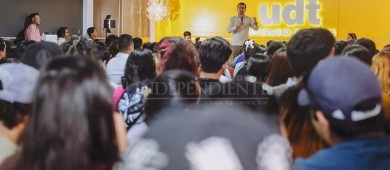 Propone Máynez que hombres que cometan violencia digital no vayan a prisión; que se disculpen