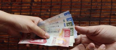 Sheinbaum promete continuar con alzas anuales al salario mínimo