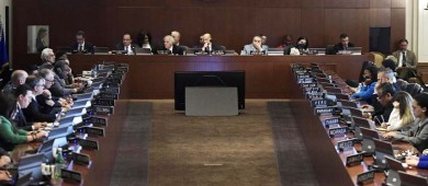 Ecuador rechaza condena de la OEA, pero se abre a reconstruir confianza con México