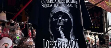 AMLO defiende 'libertad religiosa' de mexicanos por usar imágenes de Santa Muerte