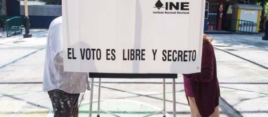 INE no restringirá uso de celulares en las casillas; colocará carteles contra coacción del voto