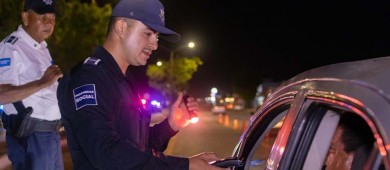 330 conductores fueron entrevistados durante el alcoholímetro en La Paz