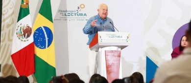 Participa el gobernador Castro Cosío en “Fandango por la lectura” junto a Beatriz Gutiérrez Müller