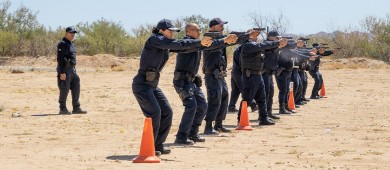 Adiestran a Policías municipales de La Paz en tiro policial