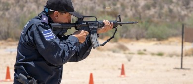 Adiestran a Policías municipales de La Paz en tiro policial