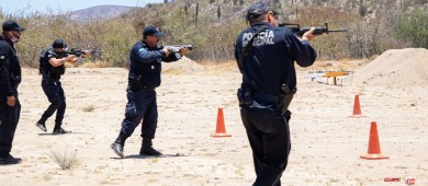 Adiestran a Policías municipales de La Paz en tiro policial