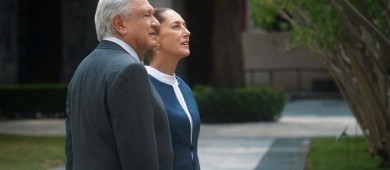 Sheinbaum arrancará gira con AMLO en 'vuelos comerciales'