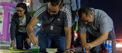 Realizan pinta de cruce peatonal con la bandera LGBTQ+ en el Malecón
