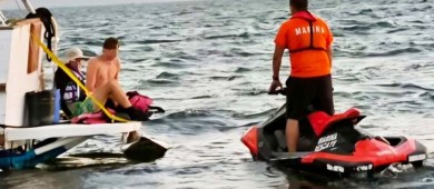 Marina rescata a dos personas en inmediaciones de playa El Manglito
