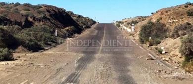 Sin recursos la SICT para reparar carreteras federales de BCS: Castro Cosío