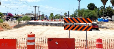 Retrasan finalización del puente en la colonia Indeco