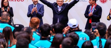 Apoyos a atletas olímpicos saldrá de dinero confiscado a político corrupto: AMLO