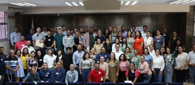 Realizan directivos del Ayuntamiento de La Paz encuentro de trabajo con Tatiana Clouthier