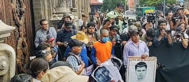 Sheinbaum cuestiona el papel del Ejército en el caso Ayotzinapa