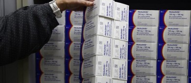 Cofepris autoriza comercialización de Paxlovid de Pfizer, tratamiento contra Covid-19