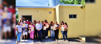 Con una inversión de más de 2MDP entregan 10 recámaras con baño incluyente en La Paz.