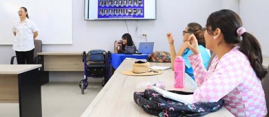 Estudiantes y personal de la UABCS se capacita en la lengua de señas mexicana