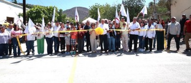 Entrega Castro Cosío obra de pavimentación entre San José y San Miguel de Comondú
