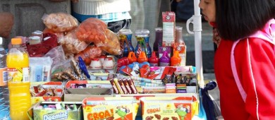 Organizaciones interponen amparo contra SEP por venta de alimentos 'chatarra' en escuelas
