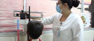 Peso ligero en mochilas escolares de los estudiantes, piden expertos