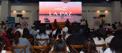 Gobierno municipal lleva a cabo el primer Bazar Turístico de La Paz