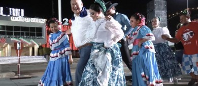 Enciende Castro Cosío iluminación alusiva a las festividades de septiembre en BCS