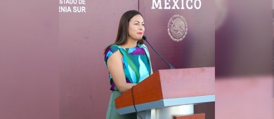 Celebran Gobiernos Municipal y Estatal ceremonia cívica de honores a la bandera