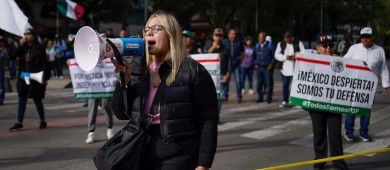 Jueces trasladan su protesta contra la Reforma Judicial al Senado; bloquean Paseo de la Reforma