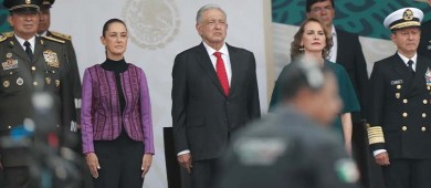 Fuerzas Armadas dan bienvenida a Sheinbaum y se despiden de López Obrador