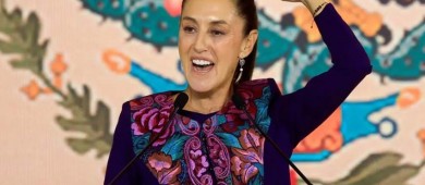 Sheinbaum presenta el emblema del Gobierno de México, una joven mexicana