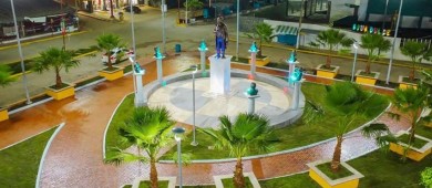 A pesar de que dijo que no, en Veracruz develan busto en honor a López Obrador