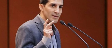 Rommel Pacheco garantiza becas para deportistas al asistir al Senado