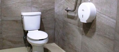 Instalan en el CDM “El Piojillo” sanitarios modernos y amplios