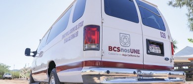 Entrega Castro Cosío unidad escolar en la comunidad de El Rosario, en La Paz