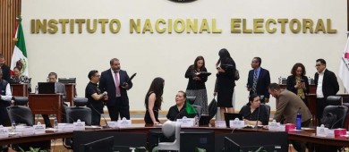 Juez multa a consejeros del INE con 54 mil 285 pesos por desacato
