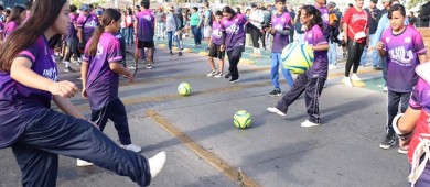Participan 400 deportistas paceños en el Desfile del 20 de noviembre