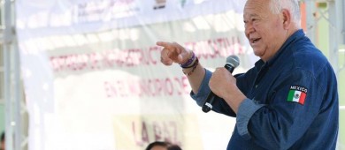 Castro Cosío: Trabajamos para mejorar la educación en BCS