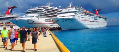 Gobierno mexicano retrasa seis meses impuesto a turistas de crucero