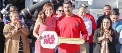 Con una inversión de 18 mdp, entregan al OOMSAPAS La Paz una nueva unidad Vactor