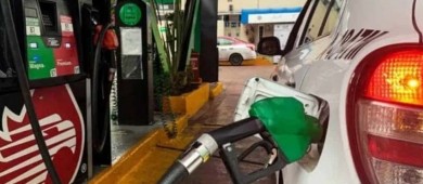 Sheinbaum rechaza 'gasolinazo' para 2025; habrá revisión de precios