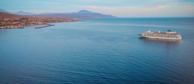 Recibe Santa Rosalía al exclusivo crucero "The World"