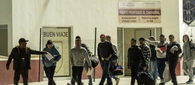 Empresarios en México se comprometen a emplear a miles de migrantes deportados por EU