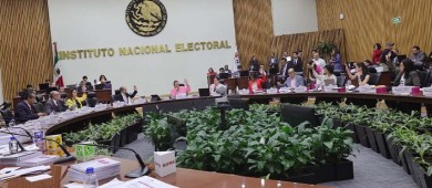 INE ordena publicar listas de candidaturas para elección judicial con actualizaciones que envió el Senado