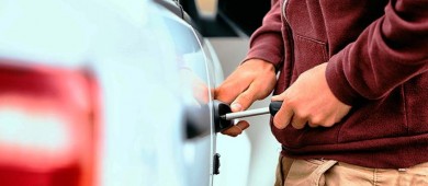 Robos de vehículos asegurados en México crece y recuperación cae