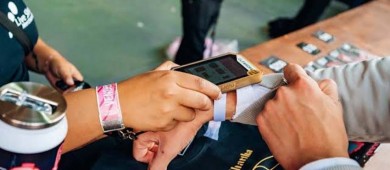 Profeco llega a un acuerdo con Ocesa para eliminar venta de pulseras ‘cashless’